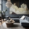 klimatyczny-apartament-w-eklektycznym-stylu-paryskim-w-ciemno-niebieskich-barwach-z-tapeta-obrazem-maneta-olimpia-artemania.jpg