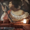 Tapeta z aniołem z barokowego obrazu na głównej ścianie nastrojowego eklektycznego salonu