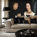 Tapetą na wymiar z gotyckimi portretami małżonków w salonie modern classic