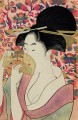 orientalna-tapeta-scienna-z-gejsza-na-rozowym-roslinnym-tle-utamaro-artemania-s.jpg